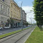 Luxury Near Astoria With Ac 아파트