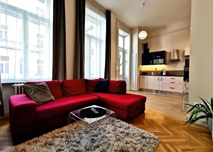 Luxury Near Astoria With Ac Budapeşte