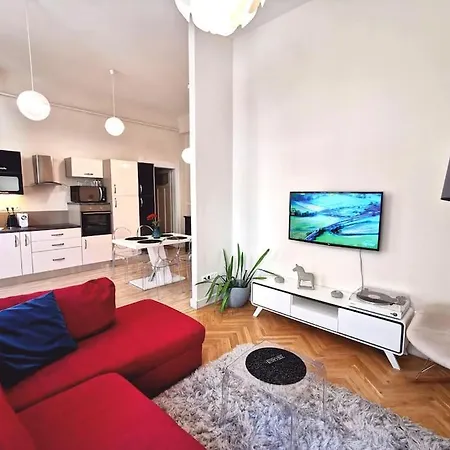 Luxury Near Astoria With Ac شقة *